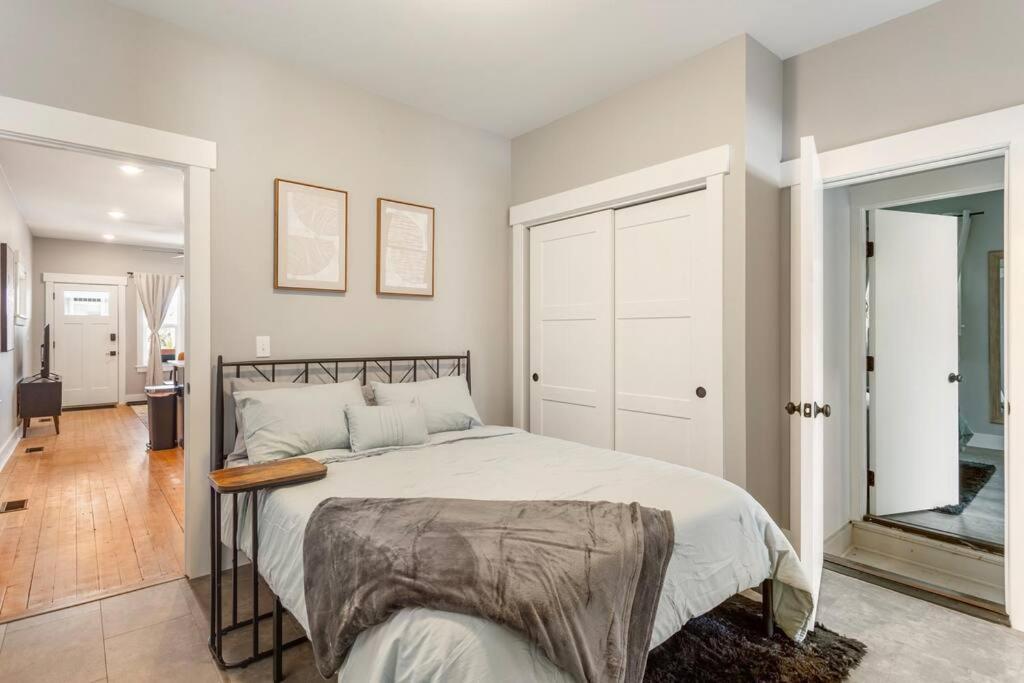 Modern Condo In The Heart Of Uptown Butte - Unit B エクステリア 写真