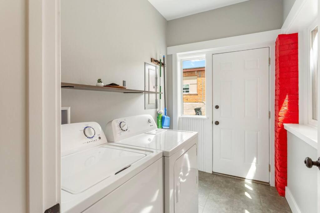 Modern Condo In The Heart Of Uptown Butte - Unit B エクステリア 写真